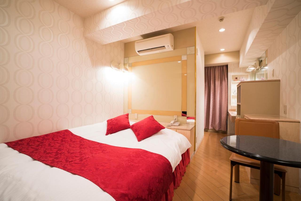Hotel Route One Osaka Bagian luar foto