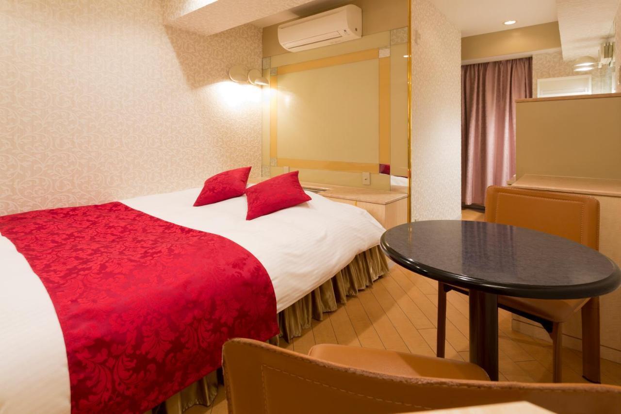 Hotel Route One Osaka Bagian luar foto